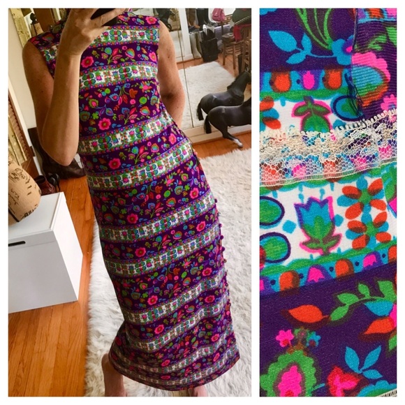 Vintage Dresses & Skirts - Vintage 1970s Flower Power Maxi Dress